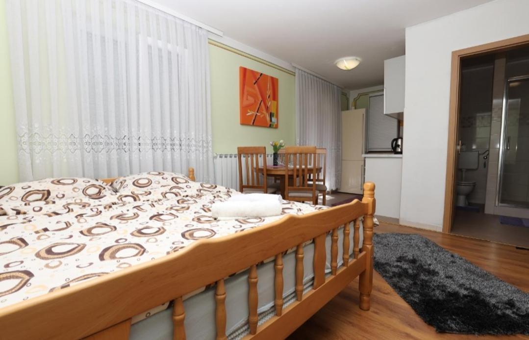Rooms Odmaraliste Jablan Сен Екстериор снимка