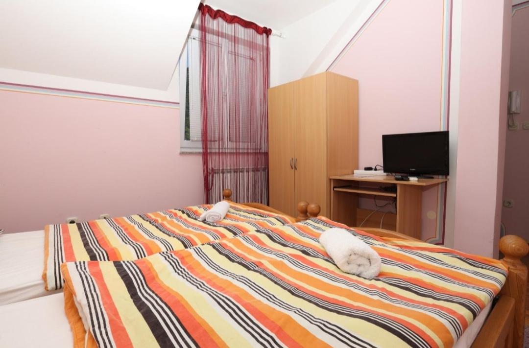 Rooms Odmaraliste Jablan Сен Екстериор снимка